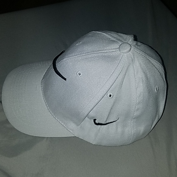 Nike Hat, One size fits all, velcro - Picture 2 of 3